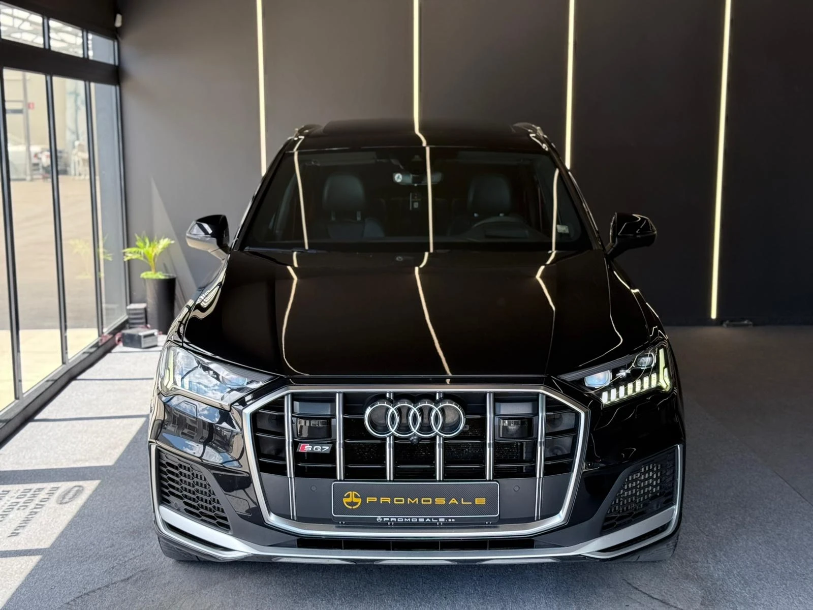 Audi SQ7 Quattro* Bose* Pano* Laser* Лизинг , снимка 2 - Автомобили и джипове - 54970143