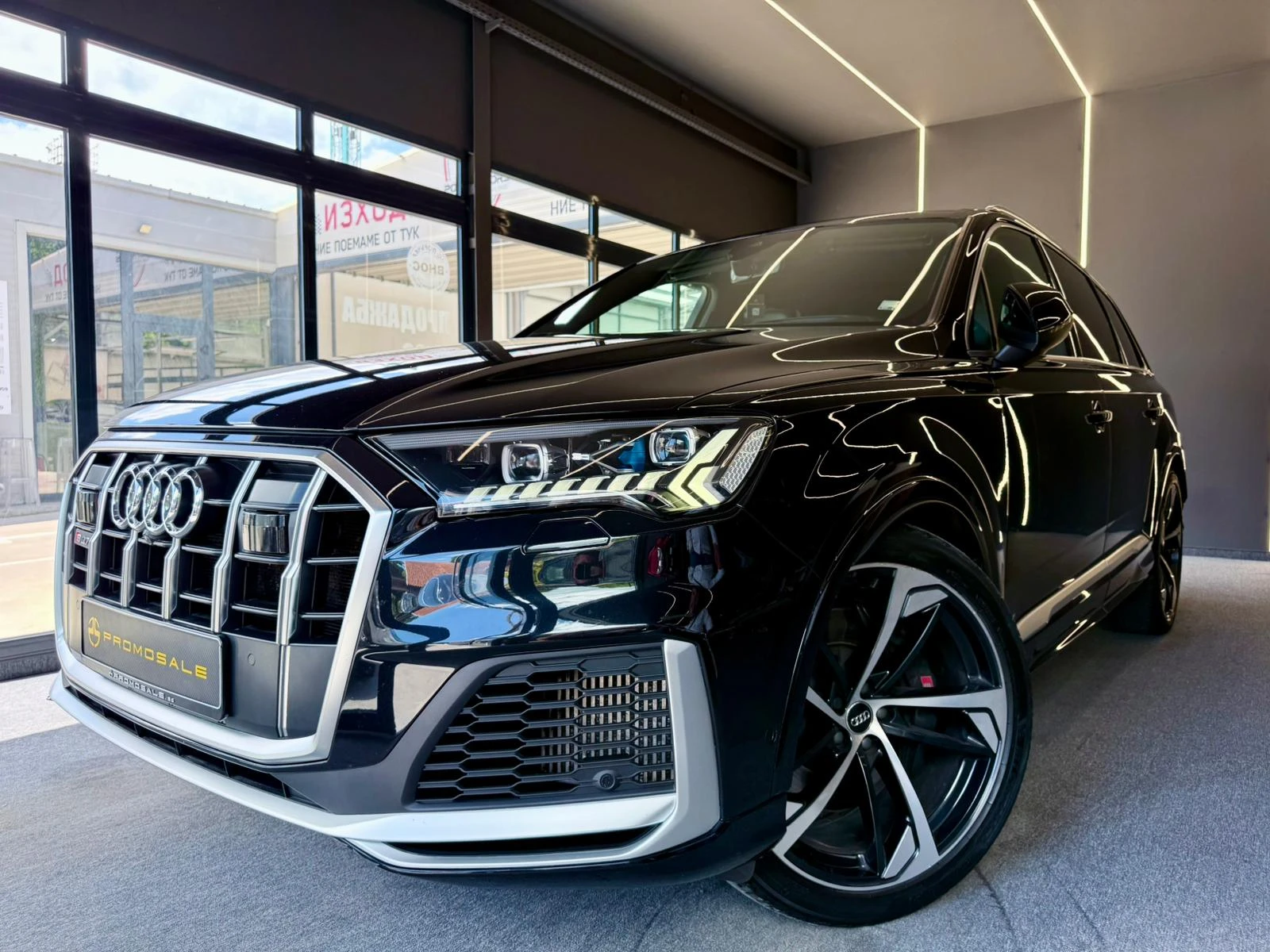 Audi SQ7 Quattro* Bose* Pano* Laser* Лизинг , снимка 3 - Автомобили и джипове - 54970143