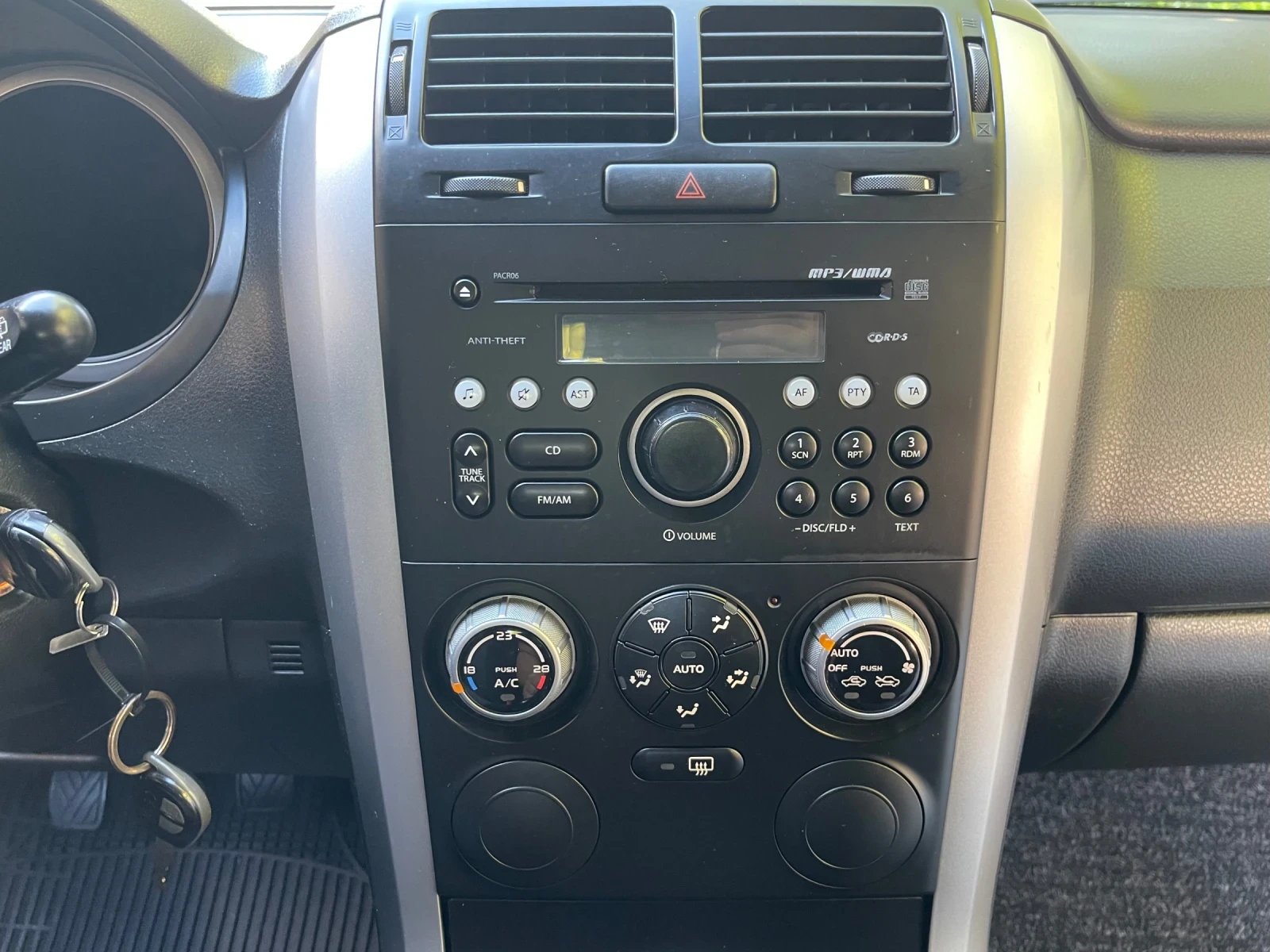 Suzuki Grand vitara * EURO 4* ИТАЛИЯ* БЕЗ РЪЖДА* КЛИМАТРОНИК* НОВ ВНОС, снимка 12 - Автомобили и джипове - 55270581