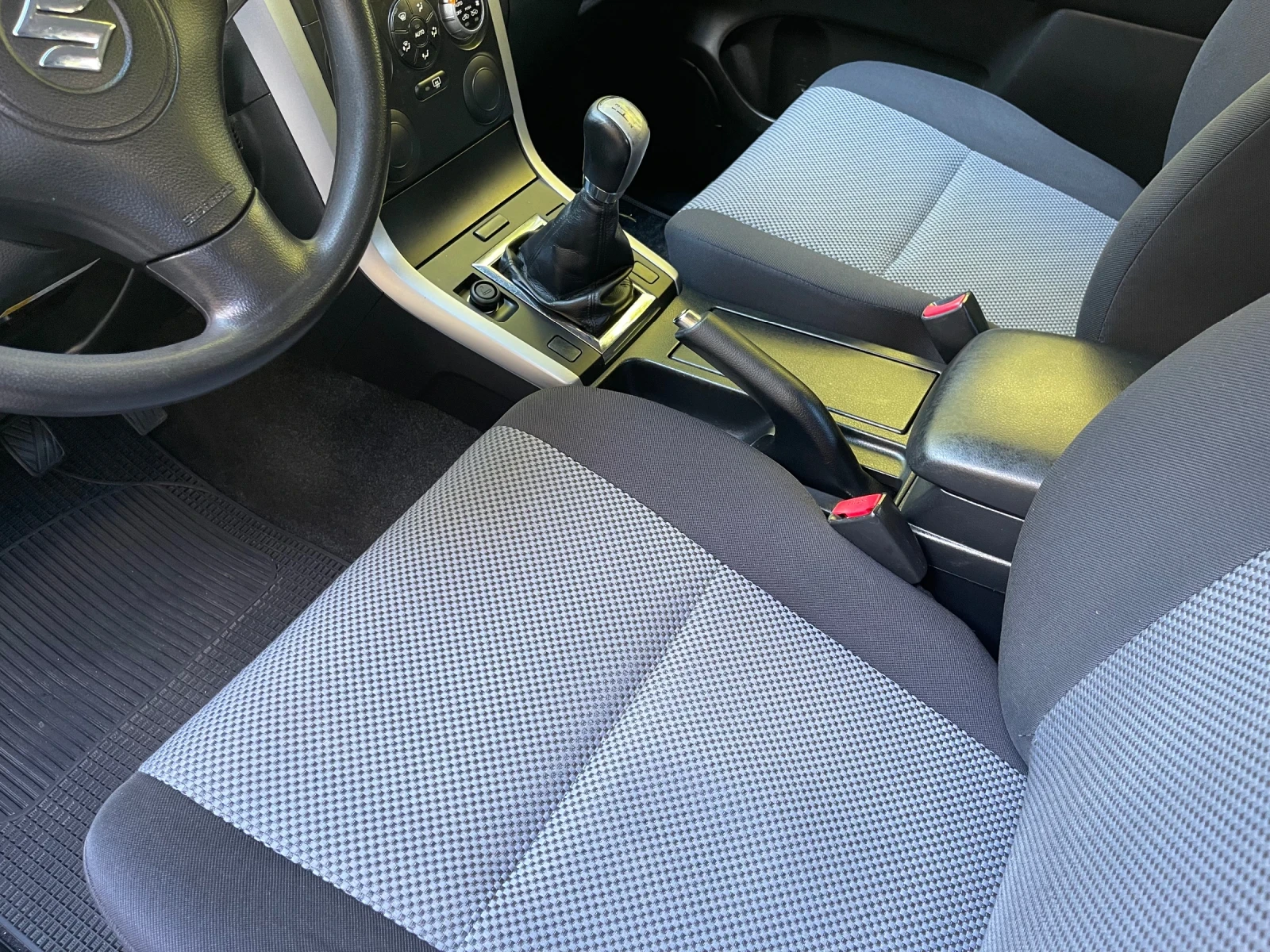 Suzuki Grand vitara * EURO 4* ИТАЛИЯ* БЕЗ РЪЖДА* КЛИМАТРОНИК* НОВ ВНОС, снимка 10 - Автомобили и джипове - 55270581