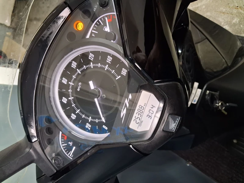 Honda Sh 150i ABS LED KEY LESS, снимка 11 - Мотоциклети и мототехника - 52044164