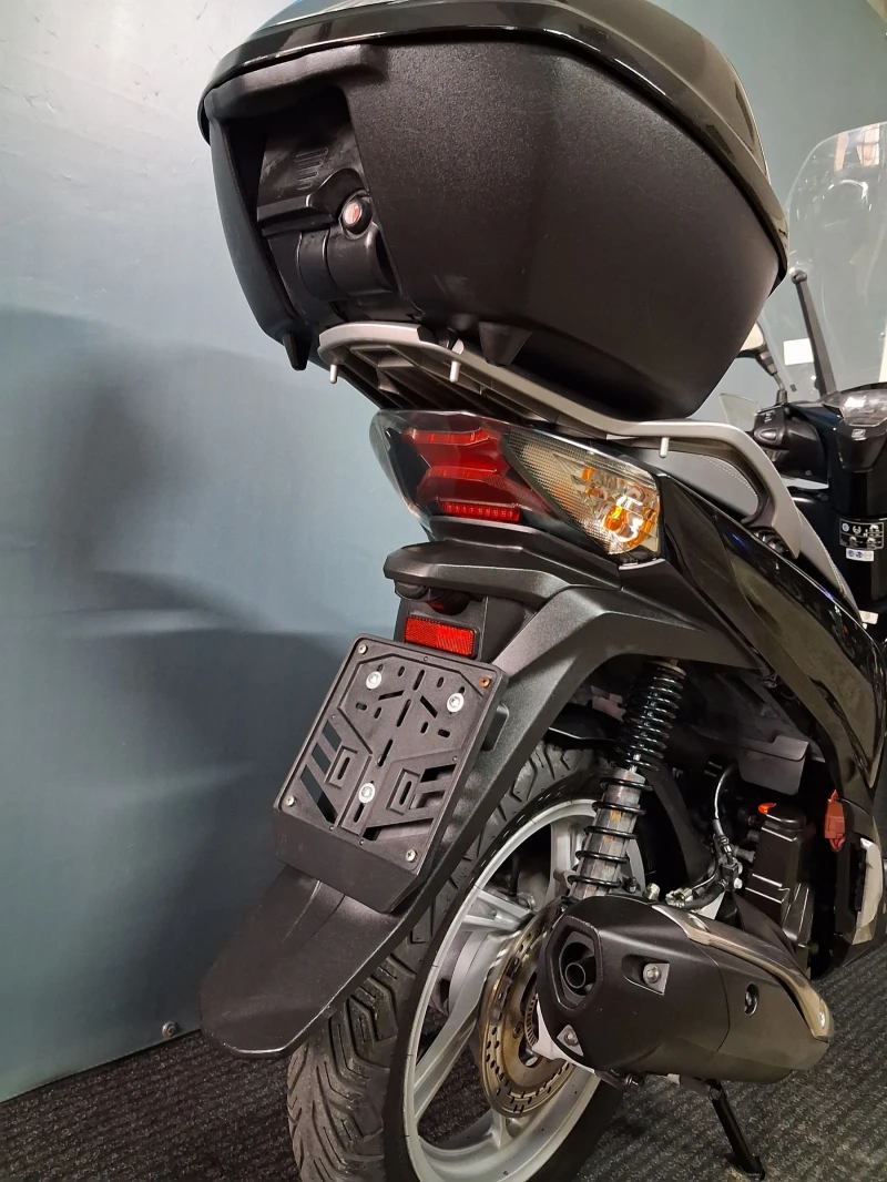 Honda Sh 150i ABS LED KEY LESS, снимка 12 - Мотоциклети и мототехника - 52044164