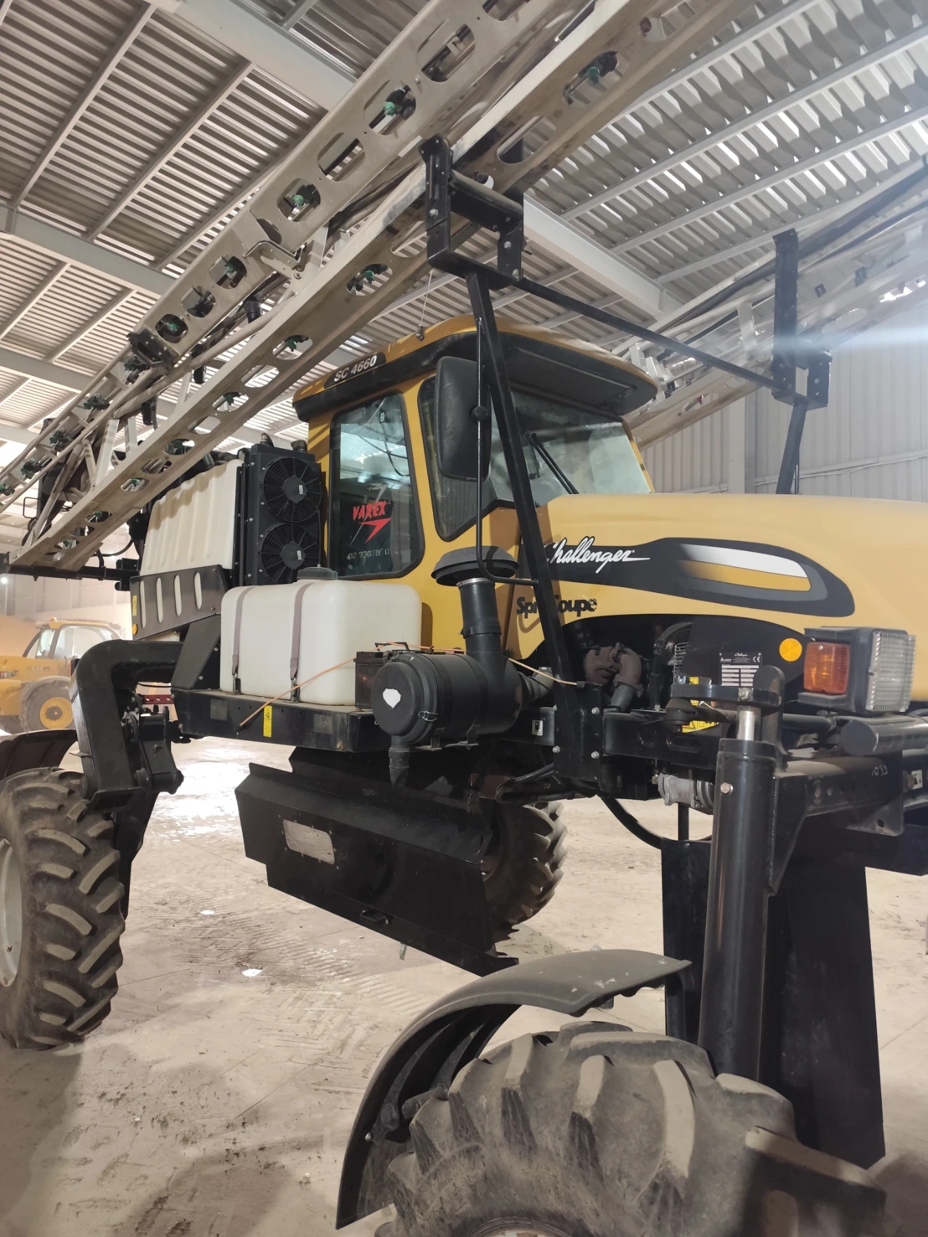 Самоходна пръскачка Challenger, снимка 4 - Селскостопанска техника - 53969125