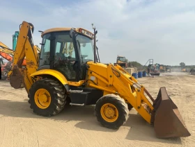   JCB