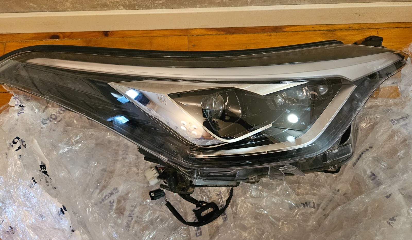 Преден десен фар за Toyota C-HR 