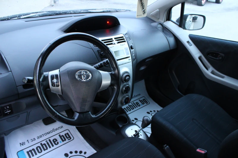 Toyota Yaris 1, 3 vvti avtomatik , снимка 10 - Автомобили и джипове - 46356909