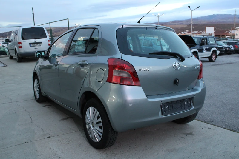 Toyota Yaris 1, 3 vvti avtomatik , снимка 7 - Автомобили и джипове - 46356909