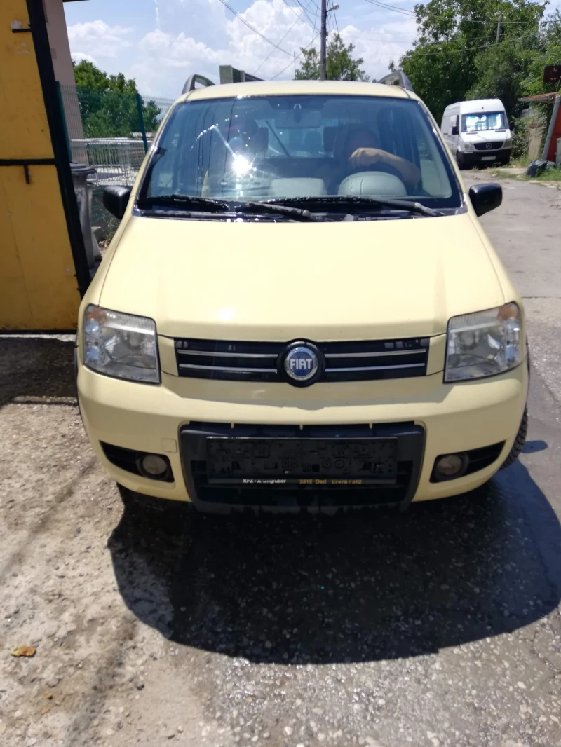 Fiat Panda 1400 куб. А/С УНИКАТ 4Х4, снимка 11 - Автомобили и джипове - 47287172