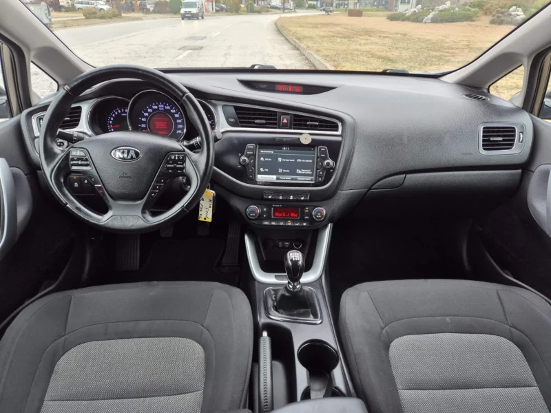 Kia Ceed 1400, снимка 7 - Автомобили и джипове - 47957942