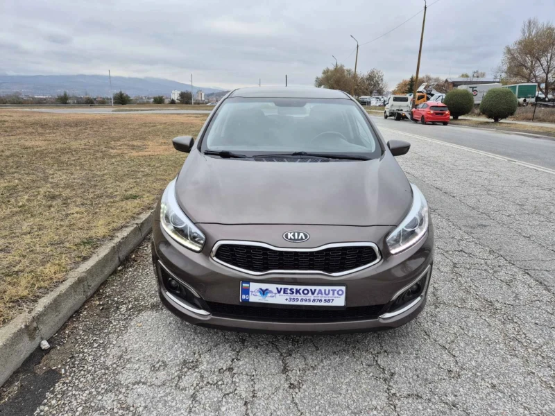 Kia Ceed 1400, снимка 1 - Автомобили и джипове - 47957942