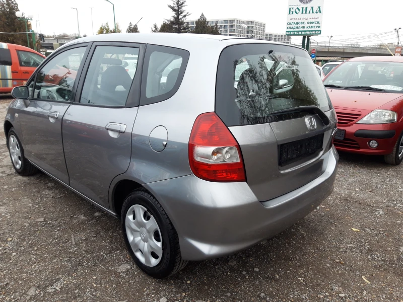 Honda Jazz 1.2i* 78ps* ОТЛИЧНА * , снимка 7 - Автомобили и джипове - 47983571