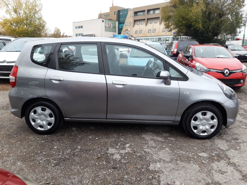 Honda Jazz 1.2i* 78ps* ОТЛИЧНА * , снимка 4 - Автомобили и джипове - 47983571