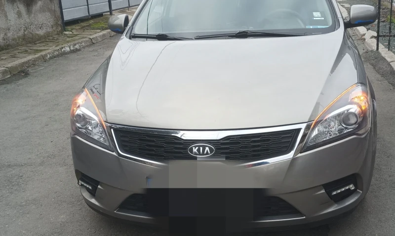 Kia Ceed Дизел , снимка 2 - Автомобили и джипове - 48352312