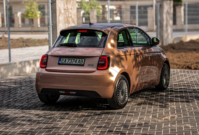 Fiat 500 42Kwh Long Range ТОП !!! Собствен лизинг , снимка 8 - Автомобили и джипове - 52385513