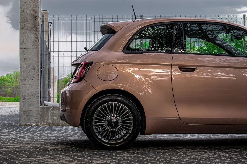 Fiat 500 42Kwh Long Range ТОП !!! Собствен лизинг , снимка 10 - Автомобили и джипове - 52385513