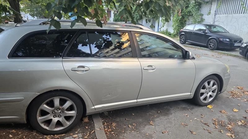 Toyota Avensis, снимка 5 - Автомобили и джипове - 52449491