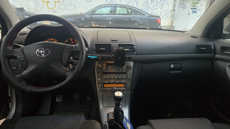 Toyota Avensis, снимка 10 - Автомобили и джипове - 52449491