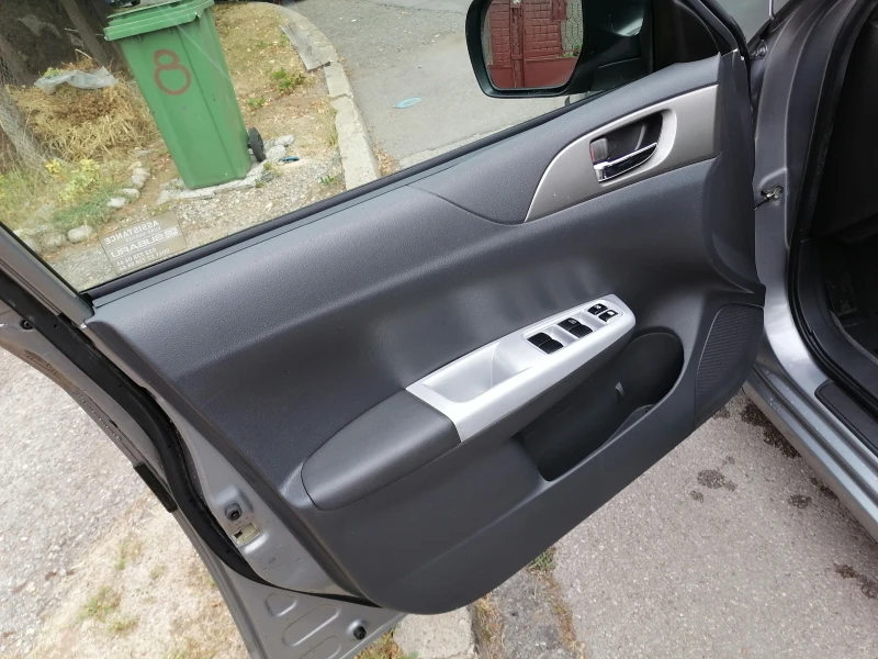 Subaru Impreza 2.0 16 v, снимка 9 - Автомобили и джипове - 51839946
