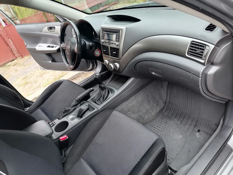 Subaru Impreza 2.0 16 v, снимка 14 - Автомобили и джипове - 51839946