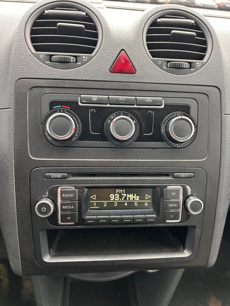 VW Caddy 1.6TDI 1+ 1 EURO 5, снимка 12 - Автомобили и джипове - 52296380