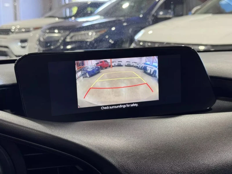 Mazda 3 KEYLESS* ПАНОРАМА* ПОДГРЕВ* КОЖА* КАМЕРА* , снимка 11 - Автомобили и джипове - 52483253