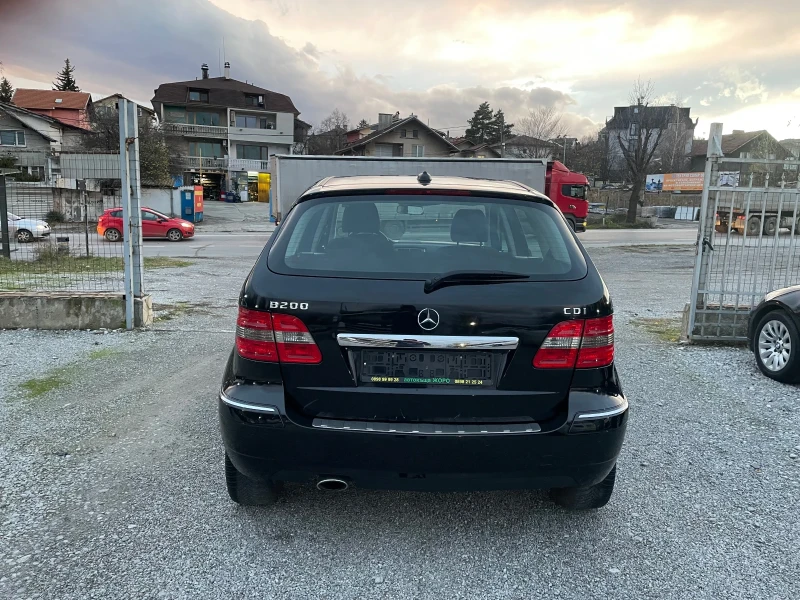 Mercedes-Benz B 200 АВТОМАТ, ПАРКТРОНИК, PREMIUM , снимка 4 - Автомобили и джипове - 52495349
