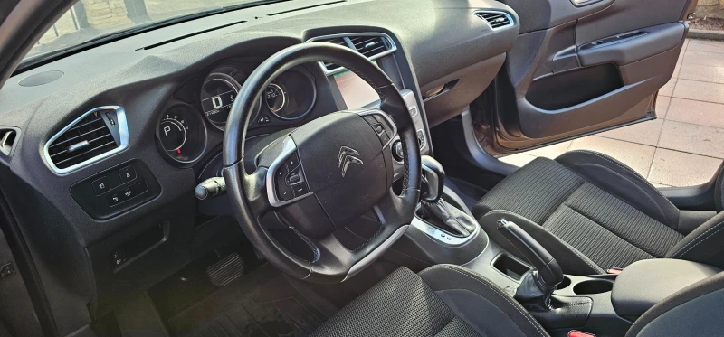Citroen C4 1.6HDI AUTOMAT ПЕРФЕКТЕН/ПЪЛНА СЕРВИЗНА ИСТ, снимка 14 - Автомобили и джипове - 52558823