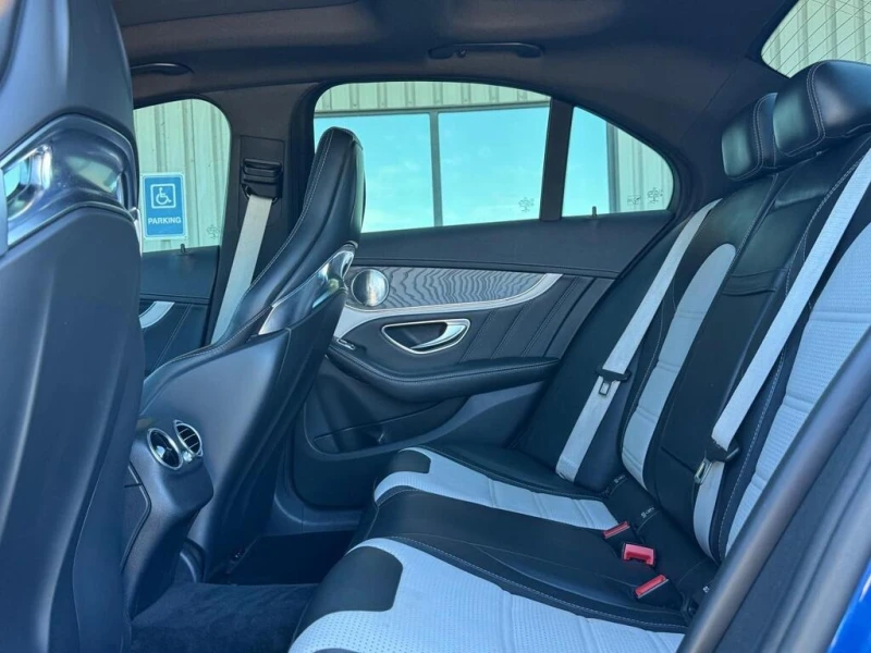 Mercedes-Benz C 63 AMG ШУМ В МОТОРА * * CARFAX * * АВТОКРЕДИТ * * , снимка 17 - Автомобили и джипове - 52931815