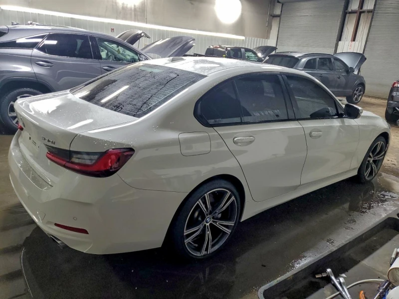 BMW 330 xDrive* CARFAX* АВТОЛИЗИНГ, снимка 3 - Автомобили и джипове - 53123981