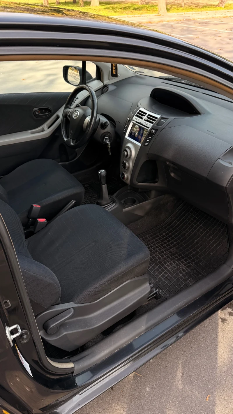 Toyota Yaris, снимка 10 - Автомобили и джипове - 53131031