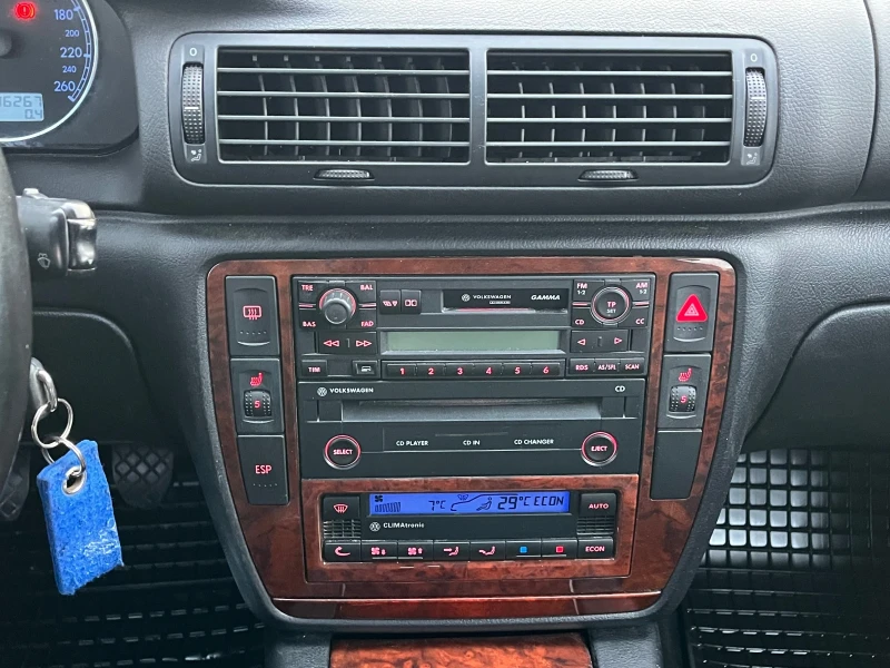 VW Passat 1.9 131кс 4Х4 6ск, снимка 9 - Автомобили и джипове - 53395882