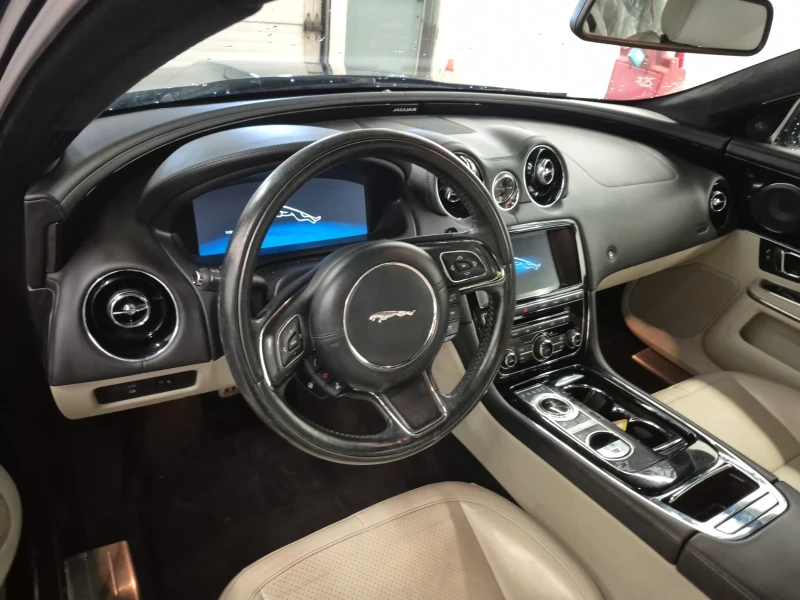 Jaguar Xj PREMIUM LUXURY * Oбдухване* Подгрев* Digital cockp, снимка 9 - Автомобили и джипове - 53480259