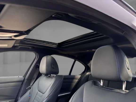 BMW 330 i xDrive = M-Sport = �������� | Mobile.bg � ����������� 4