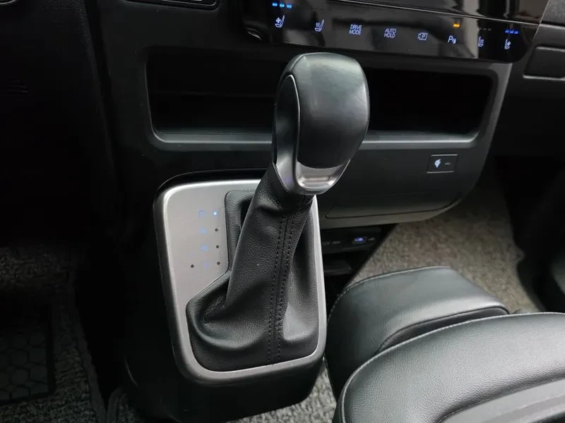 Hyundai Staria 6-SEATER* �������� ���* ���������* �������* 360*  | Mobile.bg � ����������� 9