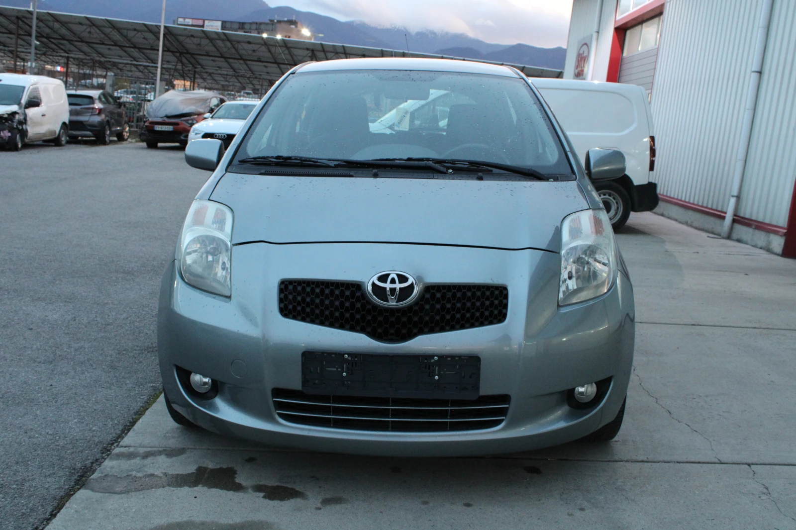 Toyota Yaris 1, 3 vvti avtomatik  - изображение 2