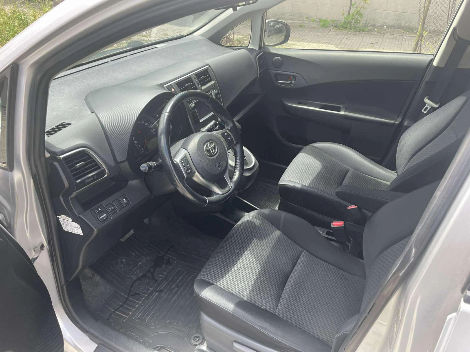 Toyota Verso S  - изображение 9