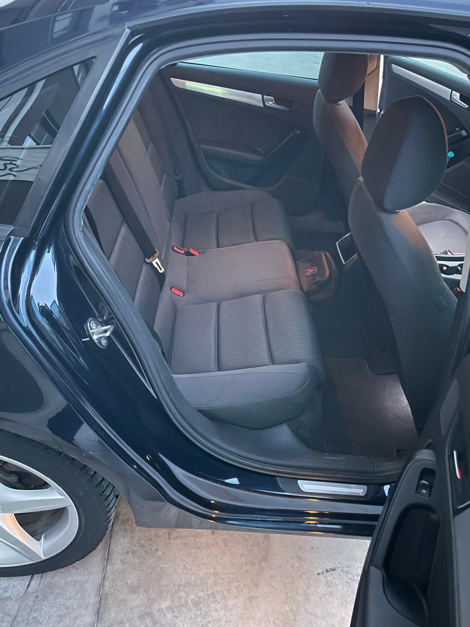 Audi A4 2.0 TDI S-line - изображение 7