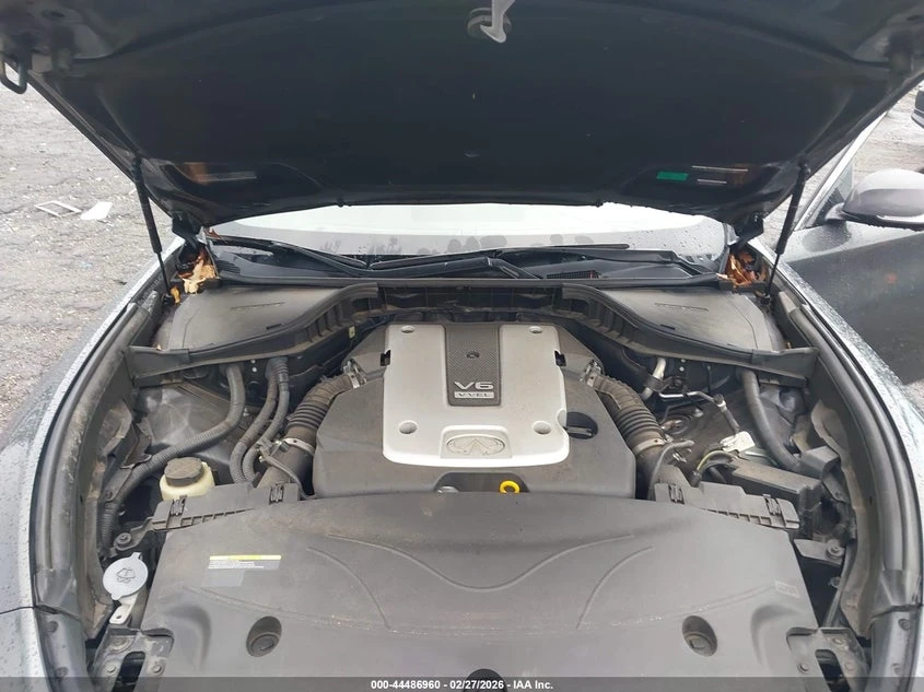 Infiniti Q70 3.7l 3.7X, снимка 10 - Автомобили и джипове - 54141513