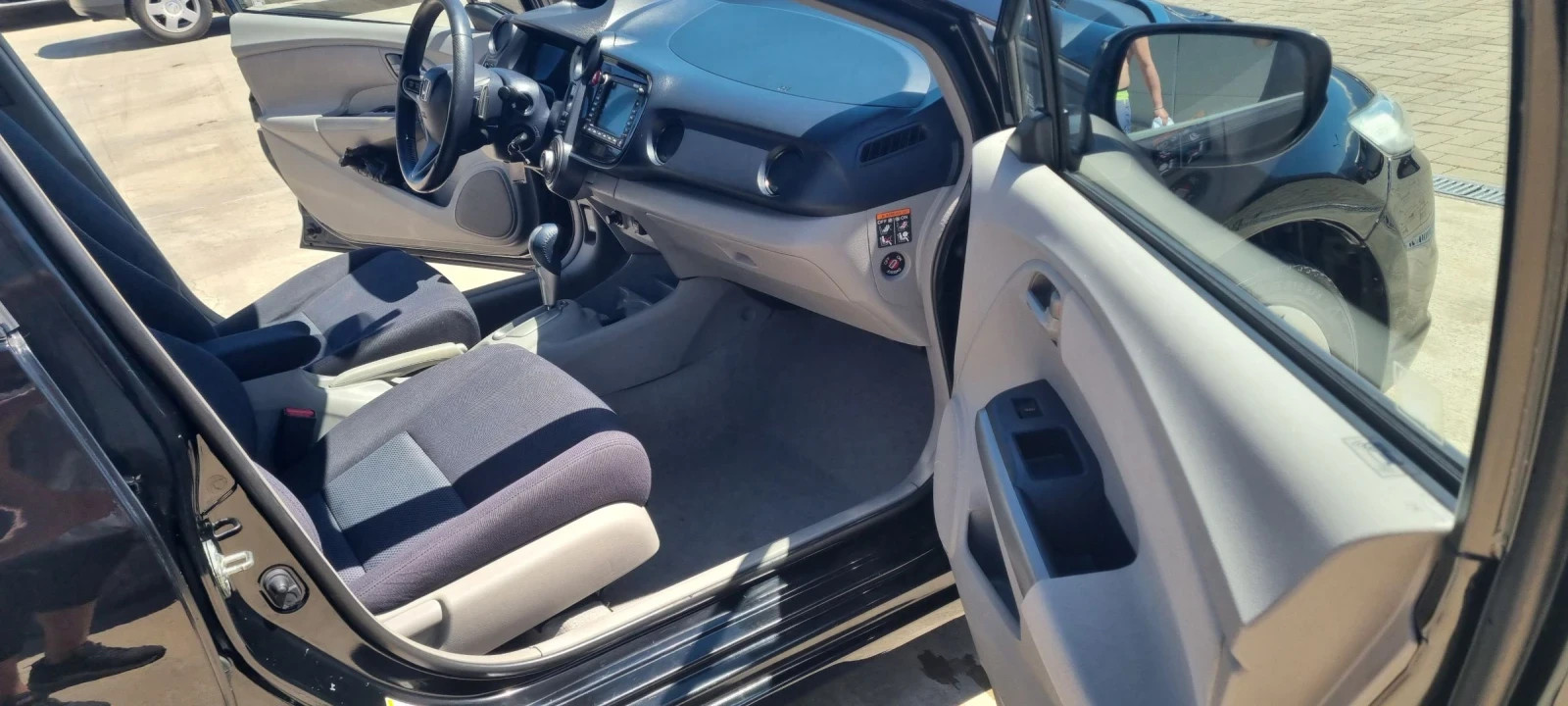 Honda Insight HYBRID, снимка 10 - Автомобили и джипове - 54311413