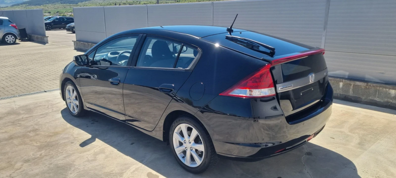 Honda Insight HYBRID, снимка 3 - Автомобили и джипове - 54311413