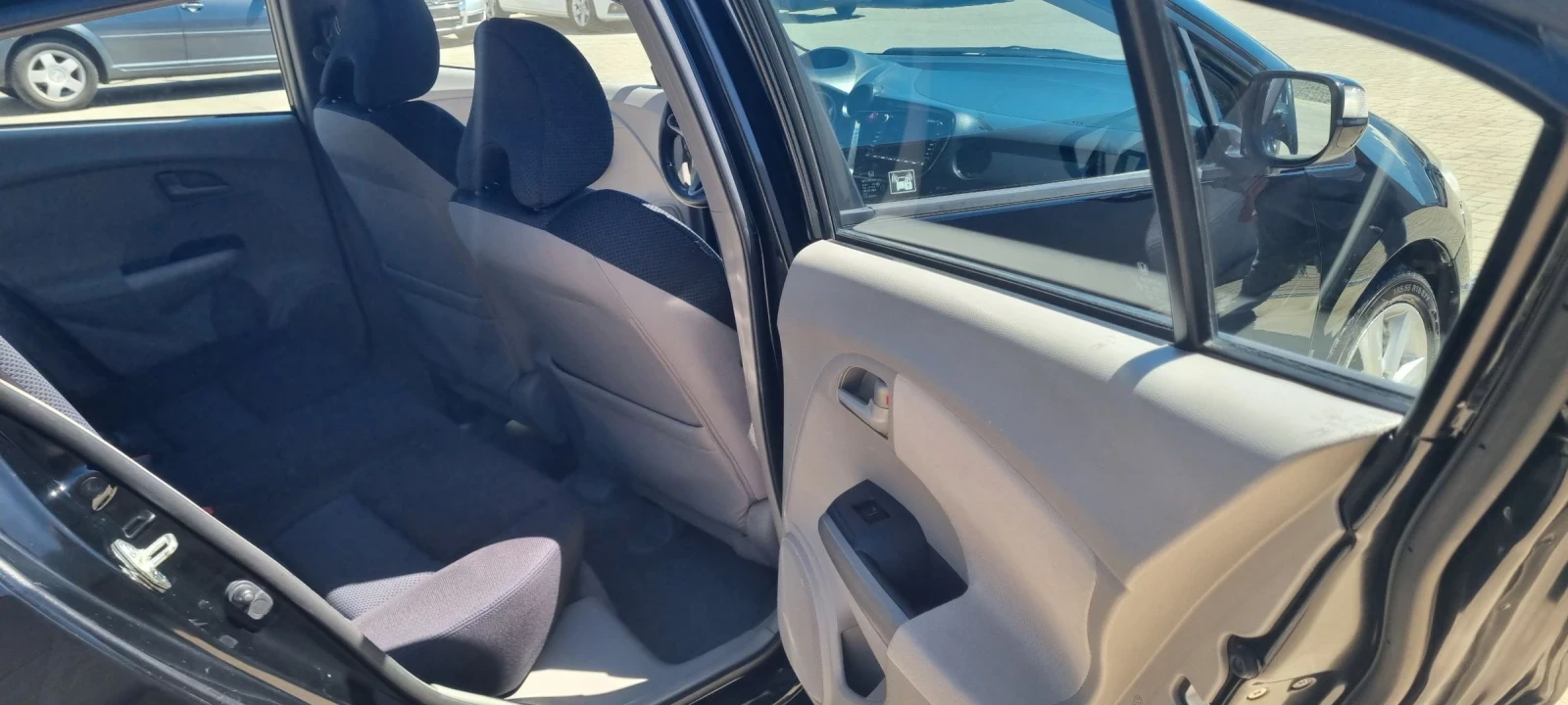 Honda Insight HYBRID, снимка 9 - Автомобили и джипове - 54311413