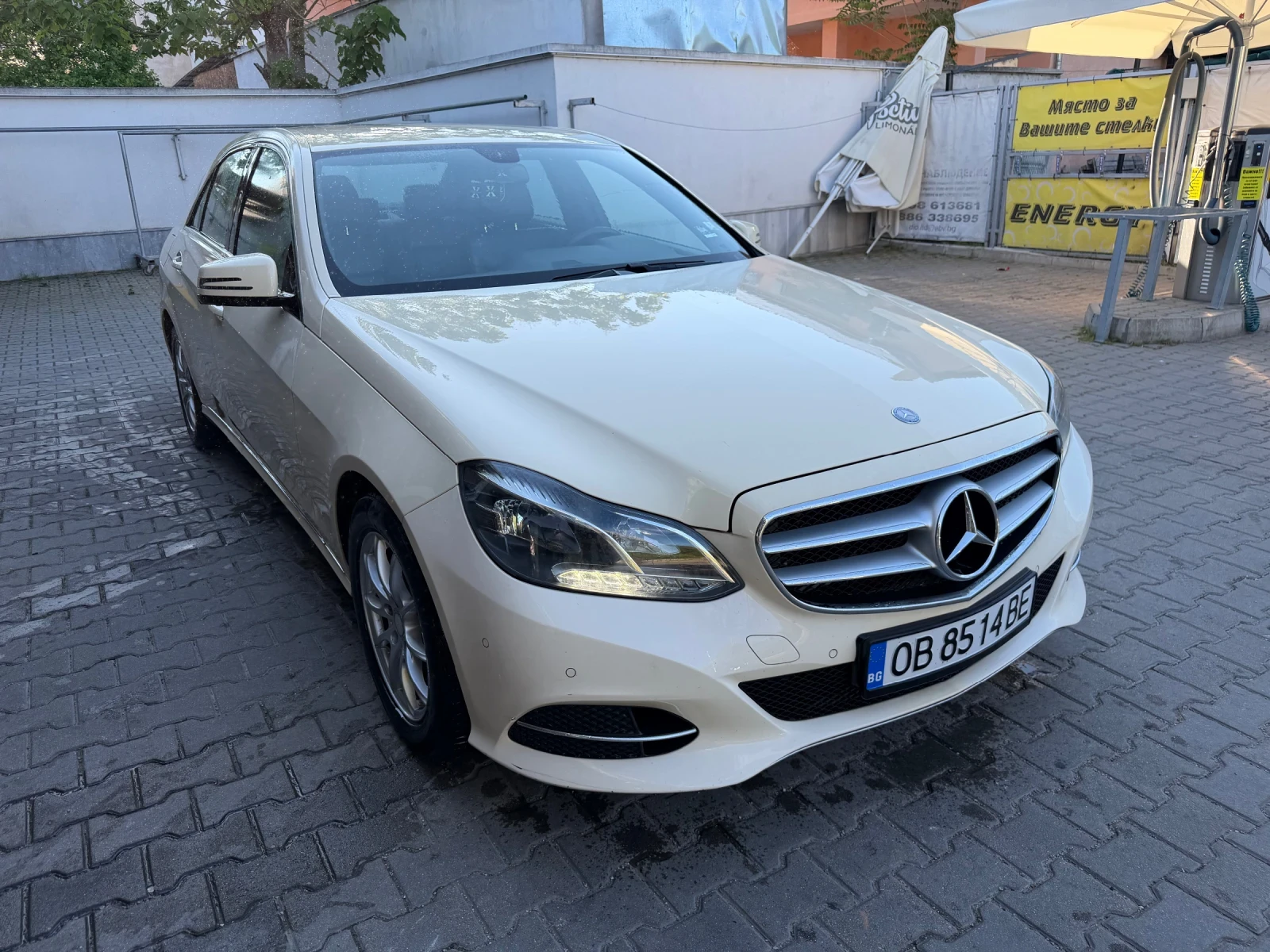 Mercedes-Benz E 220, снимка 2 - Автомобили и джипове - 54601133