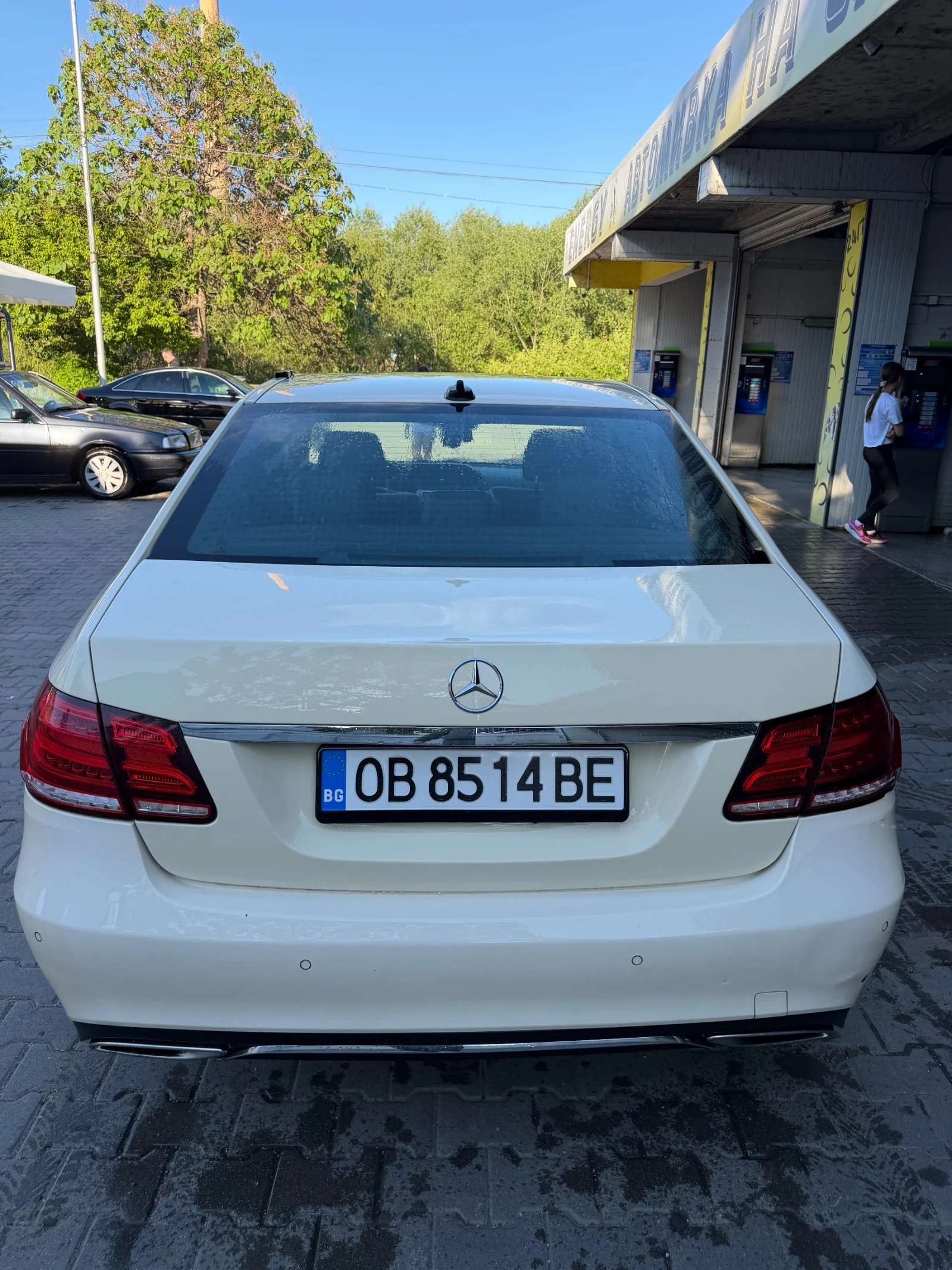 Mercedes-Benz E 220, снимка 5 - Автомобили и джипове - 54601133