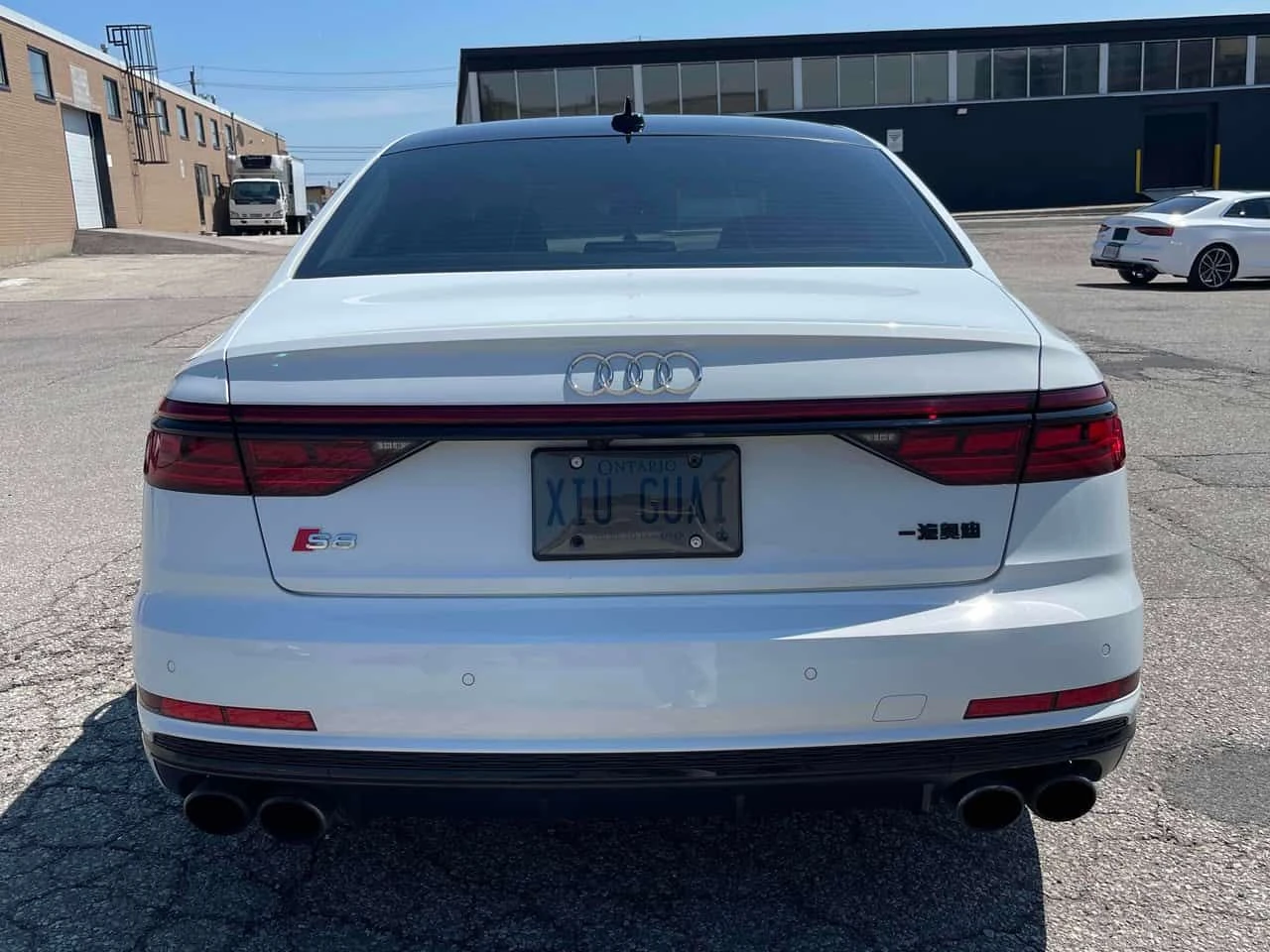 Audi S8 4.0 TFSI * ДИСТРОНИК* МАСАЖИ* 360 КАМЕРА* ОБДУХВАН, снимка 5 - Автомобили и джипове - 54703012