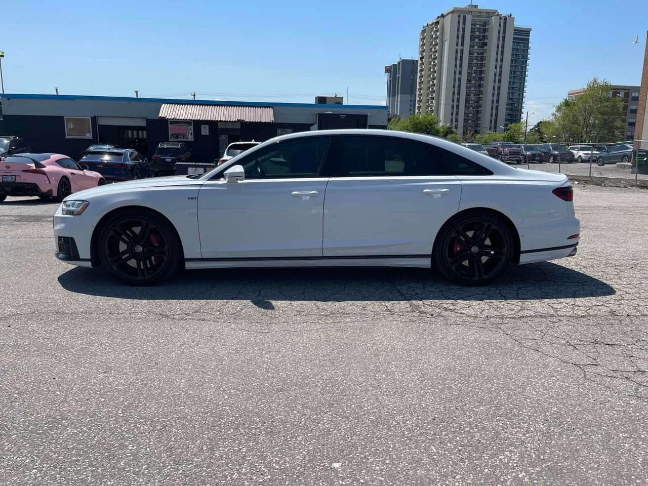 Audi S8 4.0 TFSI * ДИСТРОНИК* МАСАЖИ* 360 КАМЕРА* ОБДУХВАН, снимка 3 - Автомобили и джипове - 54703012