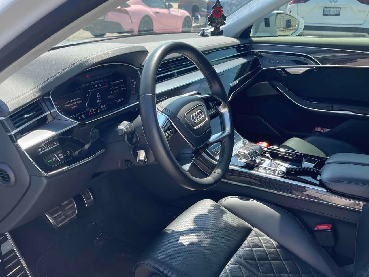 Audi S8 4.0 TFSI * ДИСТРОНИК* МАСАЖИ* 360 КАМЕРА* ОБДУХВАН, снимка 7 - Автомобили и джипове - 54703012
