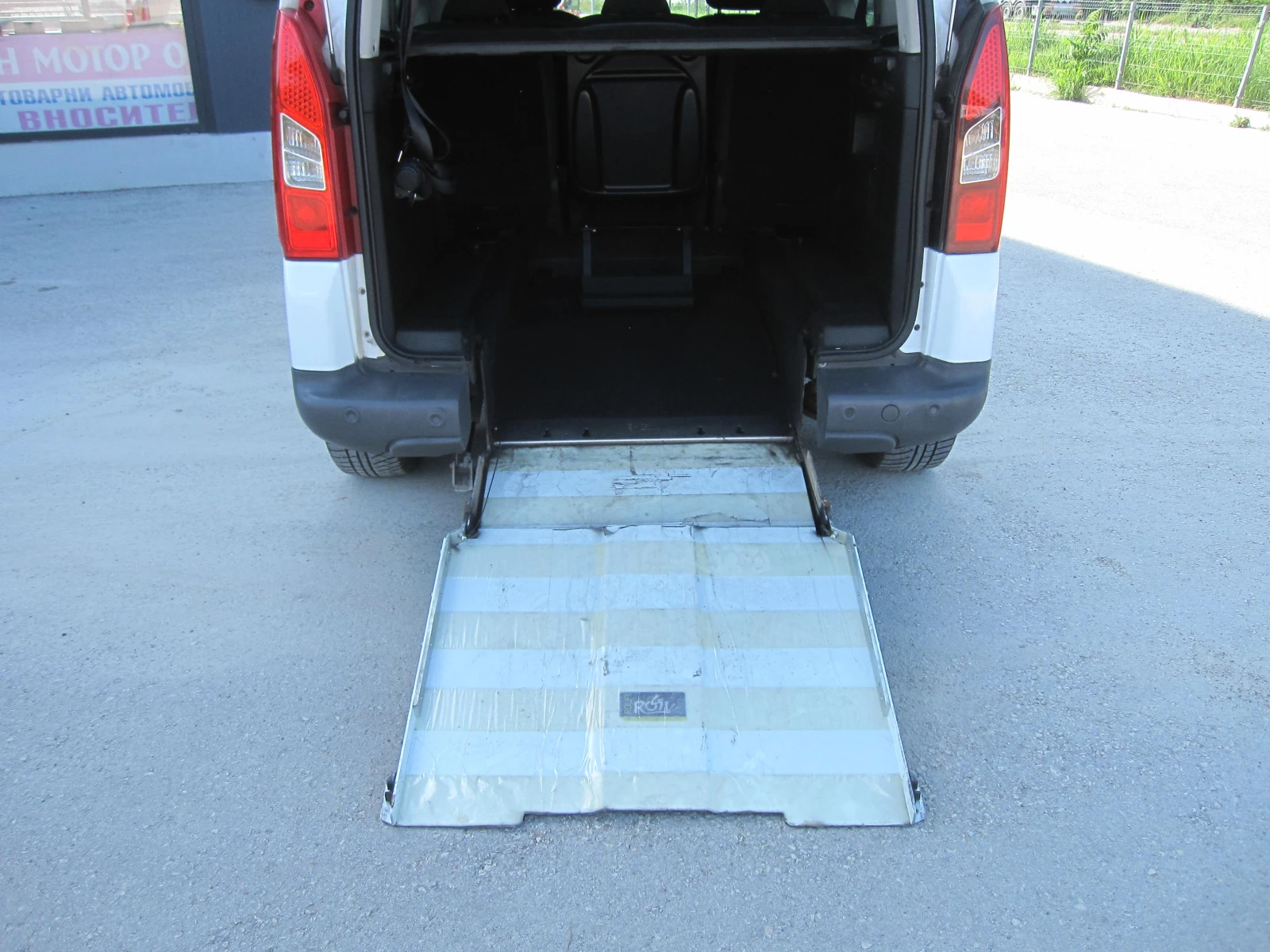 Citroen Berlingo 1, 6-Газ , Navi, , снимка 7 - Автомобили и джипове - 54766537