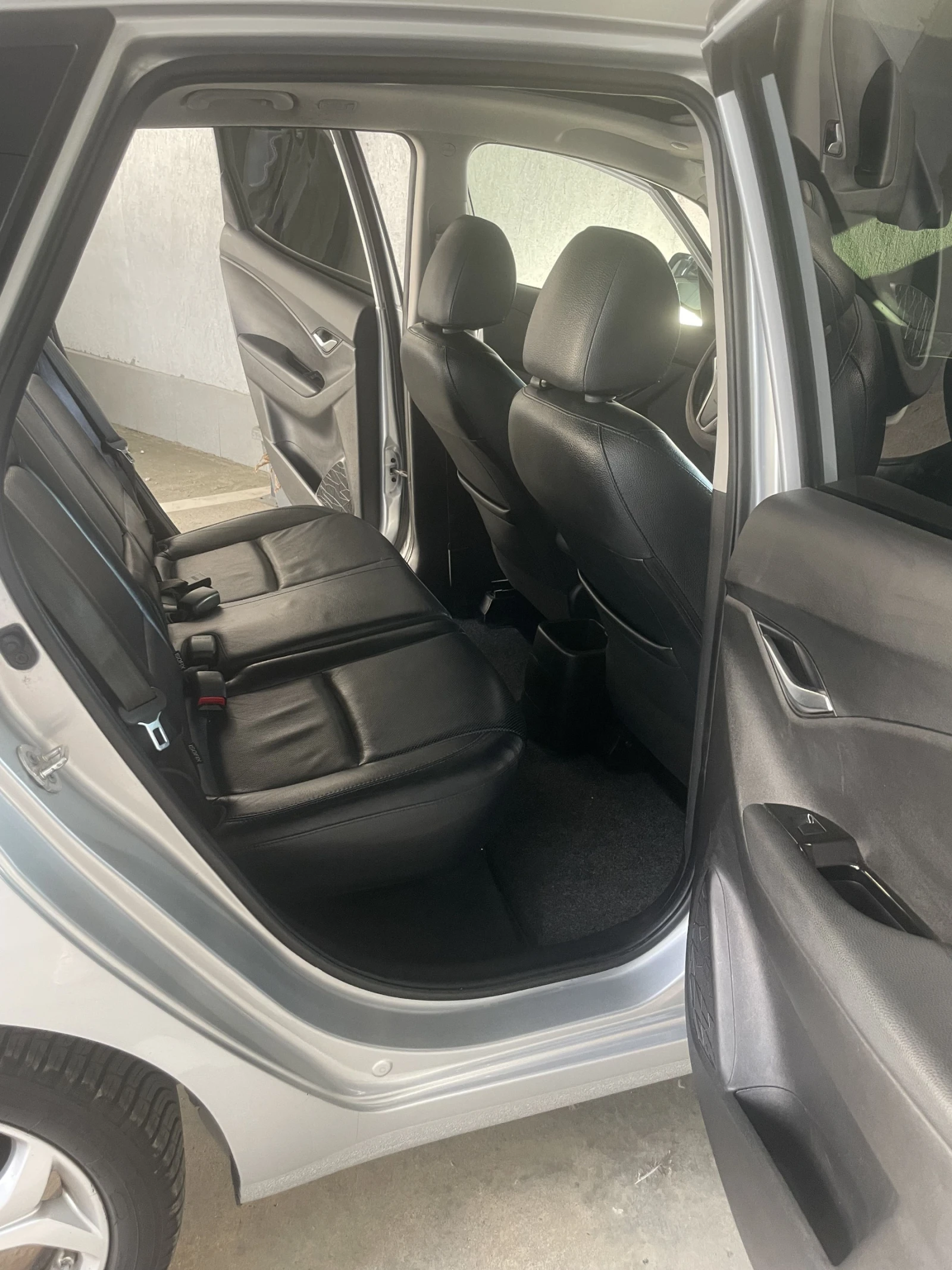 Hyundai Ix20, снимка 13 - Автомобили и джипове - 55658298