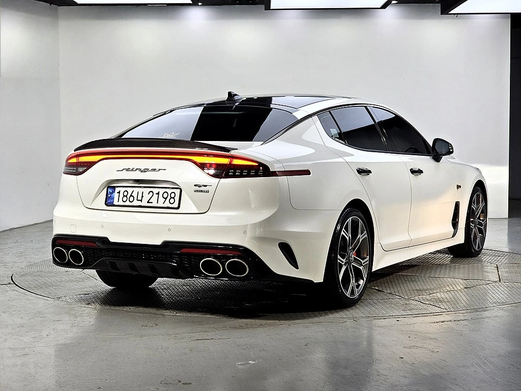 Kia Stinger 3.3 Turbo AWD GT, снимка 4 - Автомобили и джипове - 55683201