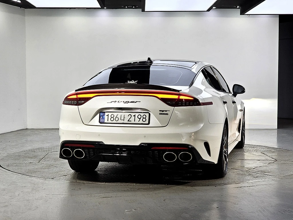 Kia Stinger 3.3 Turbo AWD GT, снимка 3 - Автомобили и джипове - 55683201